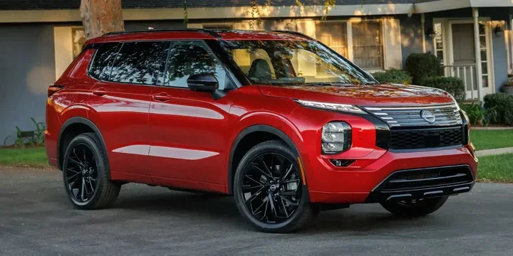 2026 Nissan 2026-nissan-rogue-phev main image