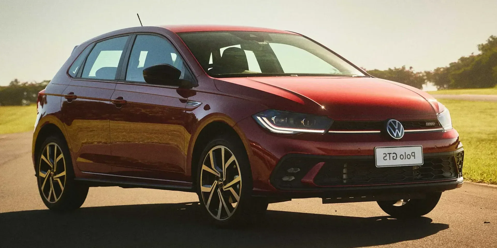 2023 Volkswagen Polo photo 1