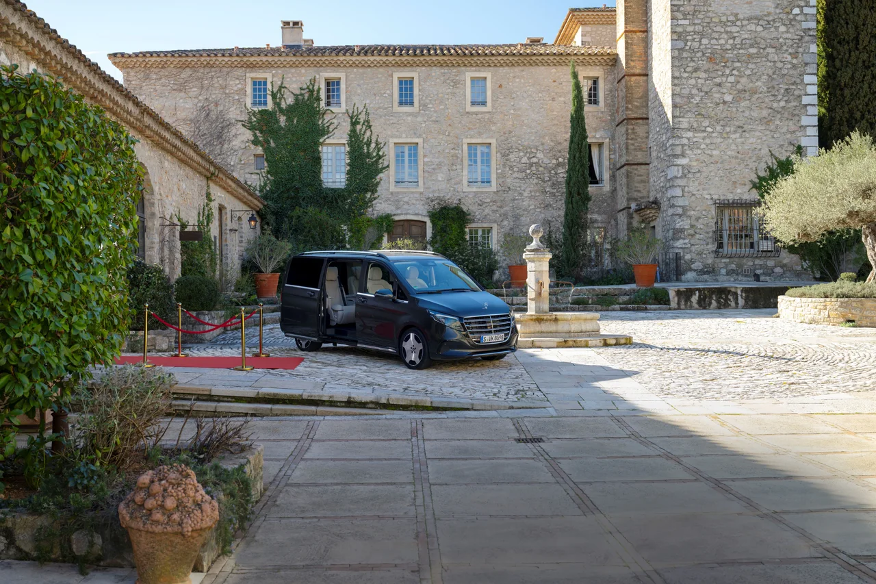 Exterior 4
