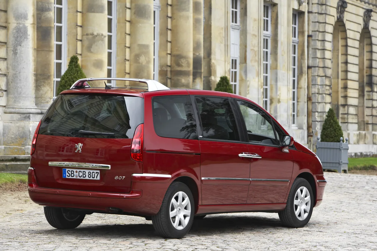 Exterior 3