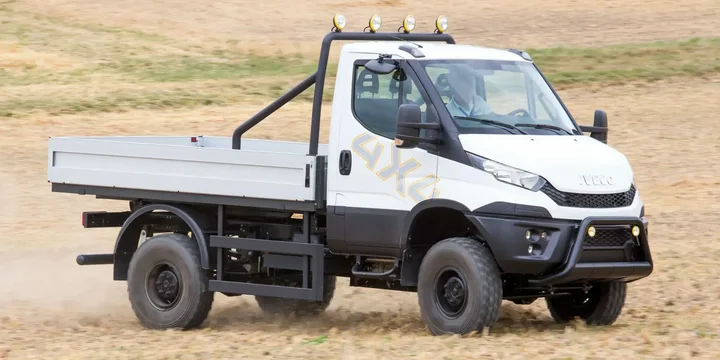 2014 Iveco 2014-iveco-daily-55-170-4x4-chassis-cab main image