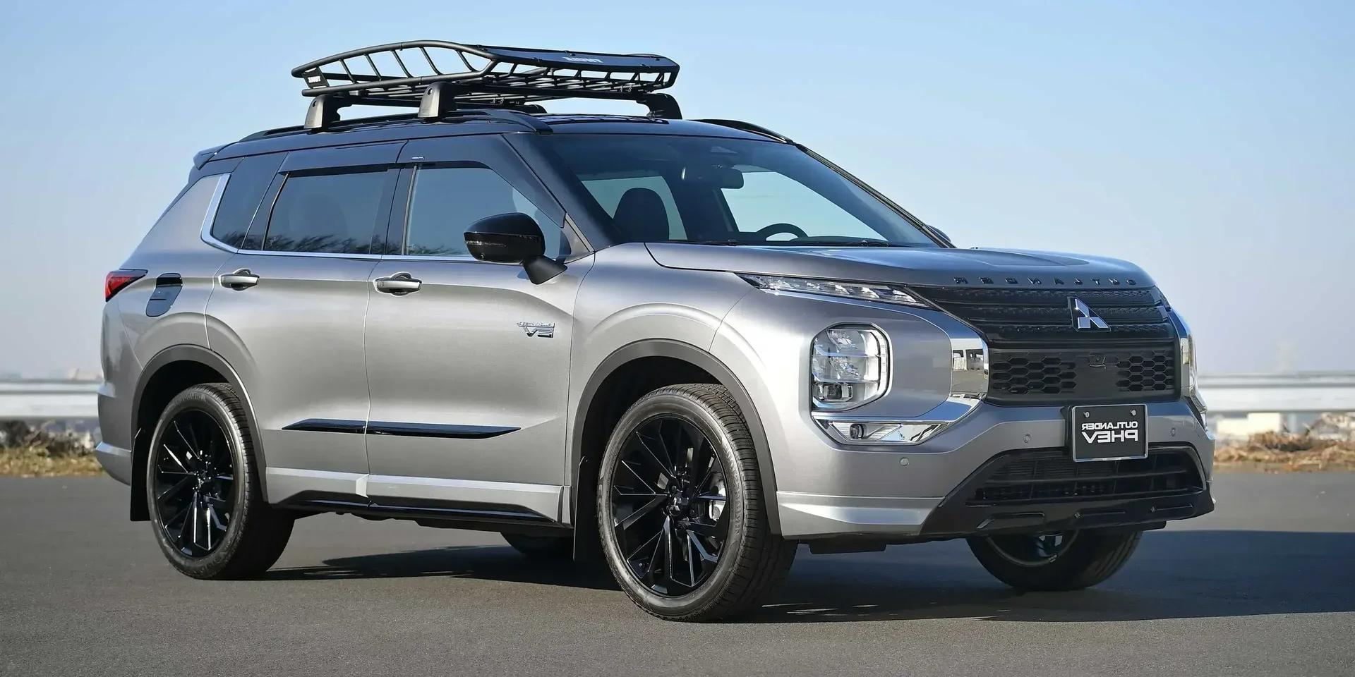 2023 Mitsubishi Outlander PHEV photo 1