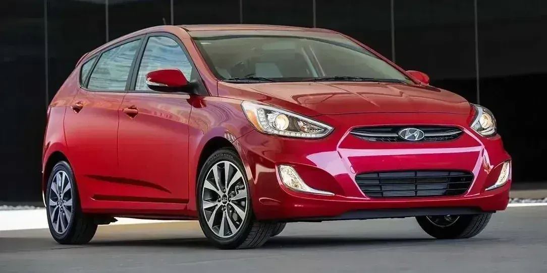 2011 Hyundai Accent photo 1
