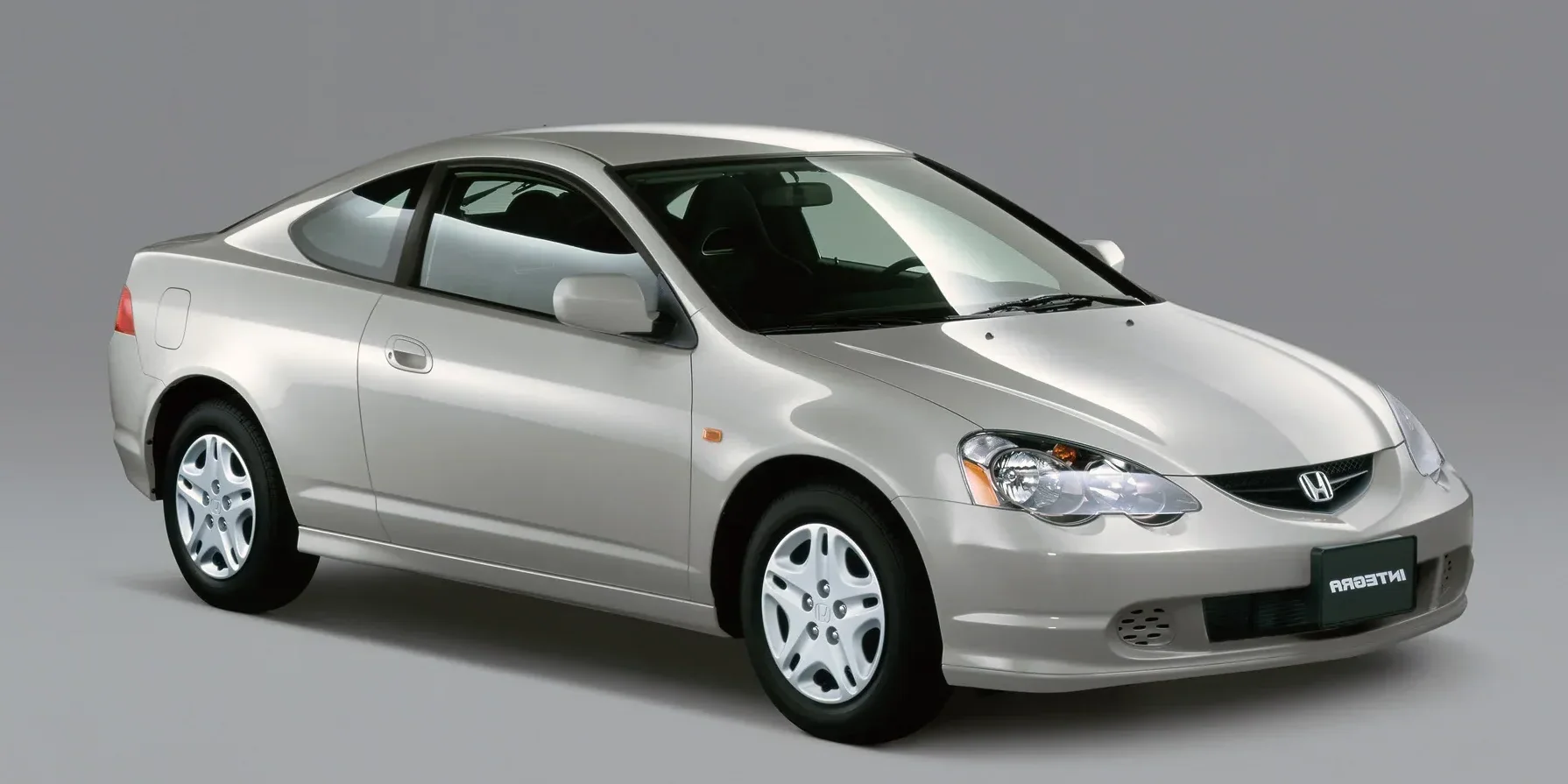2002 Honda Integra iS photo 1