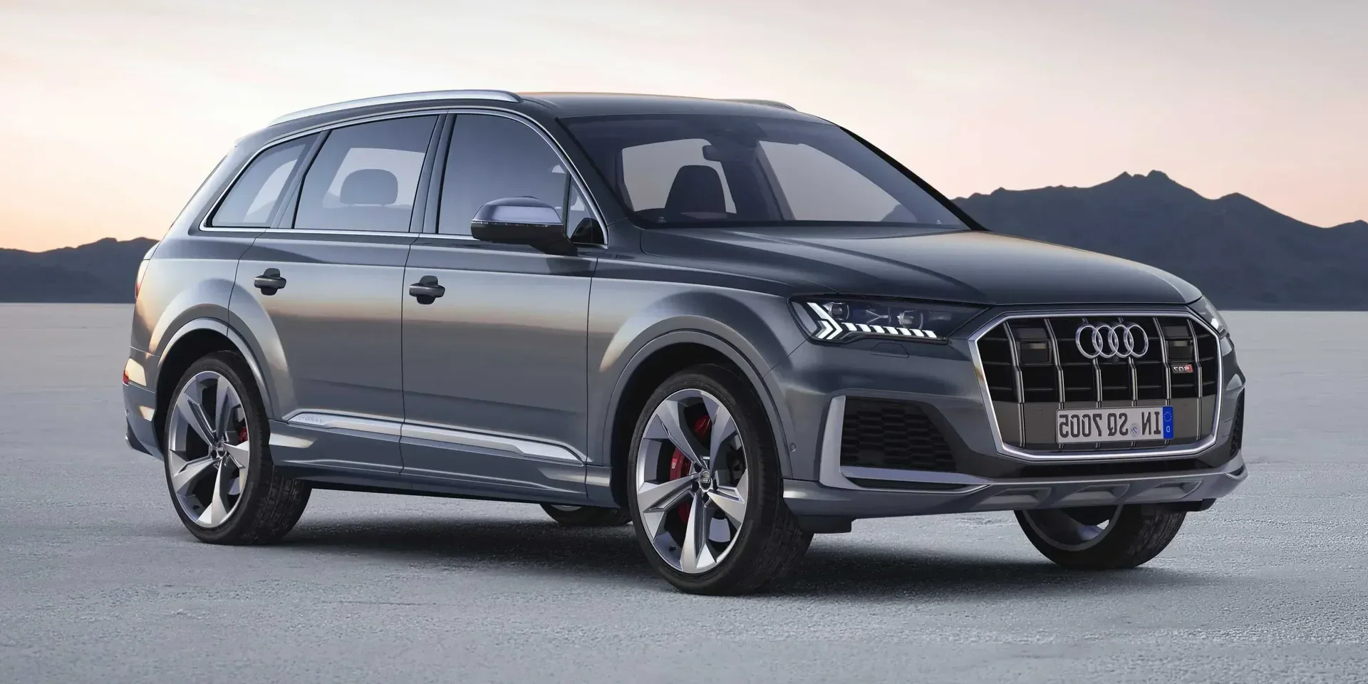2020 Audi Q7 SQ7 TDI quattro photo 1