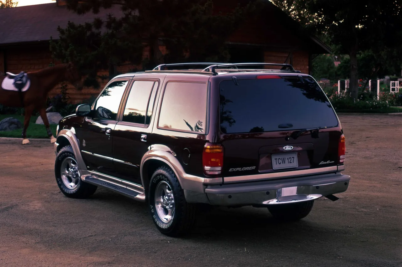Exterior 14