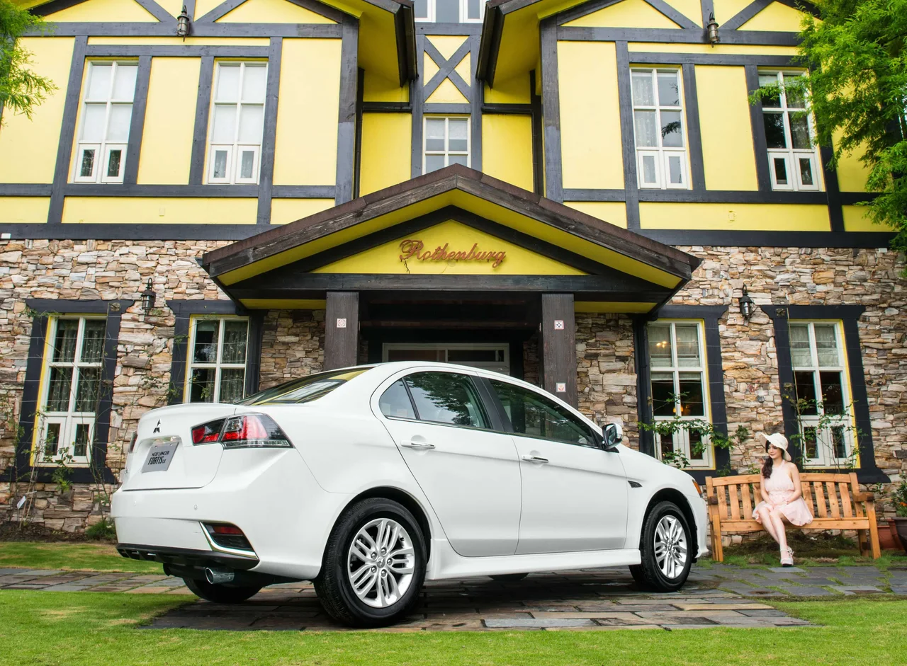 Exterior 4