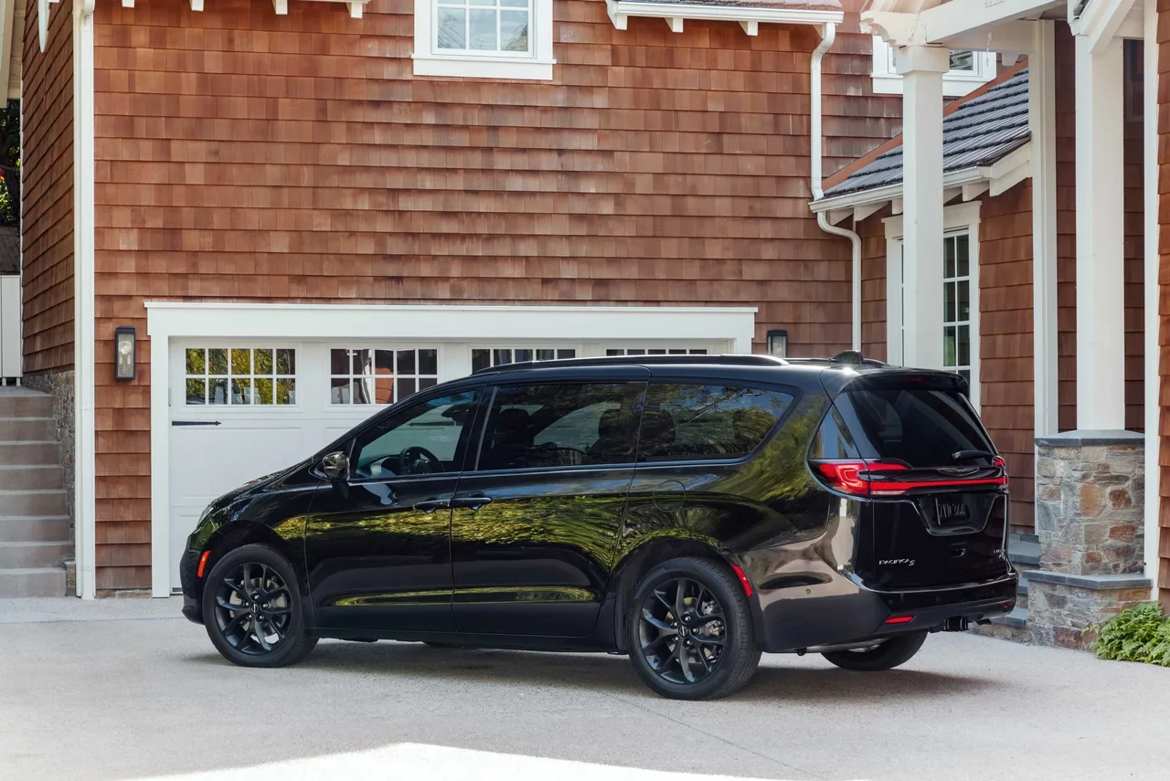 Exterior 3