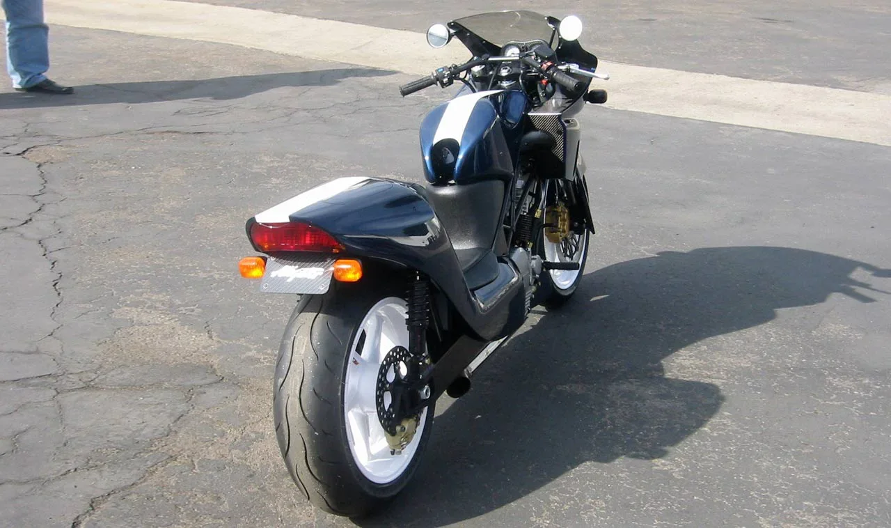 Exterior 3