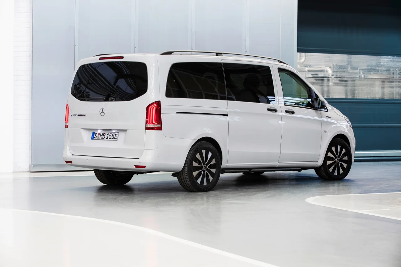 Exterior 8