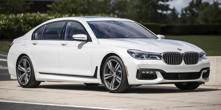 2016 BMW 2016-bmw-7-series-750i-xdrive-steptronic-8-speed main image