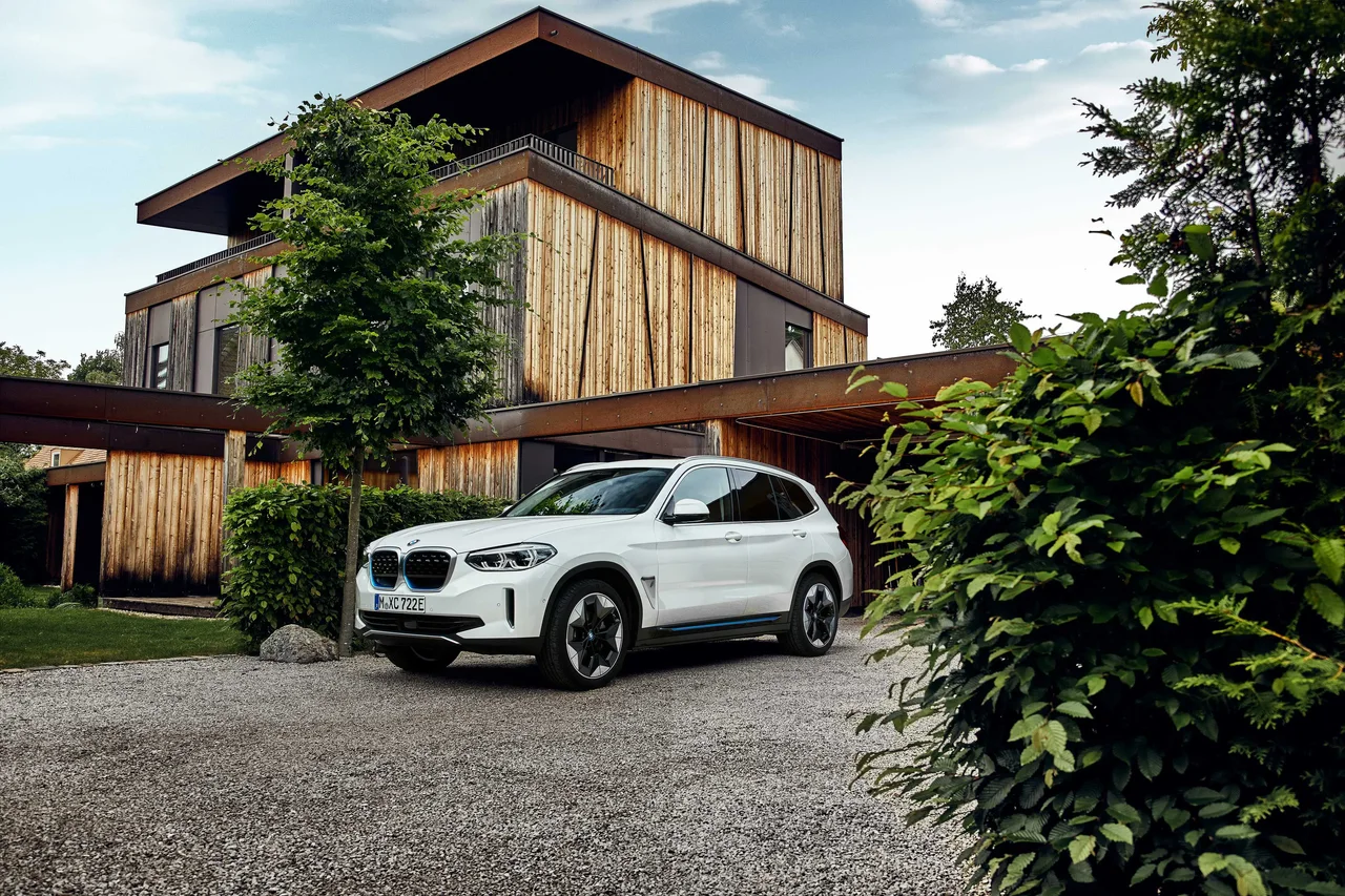 Exterior 4