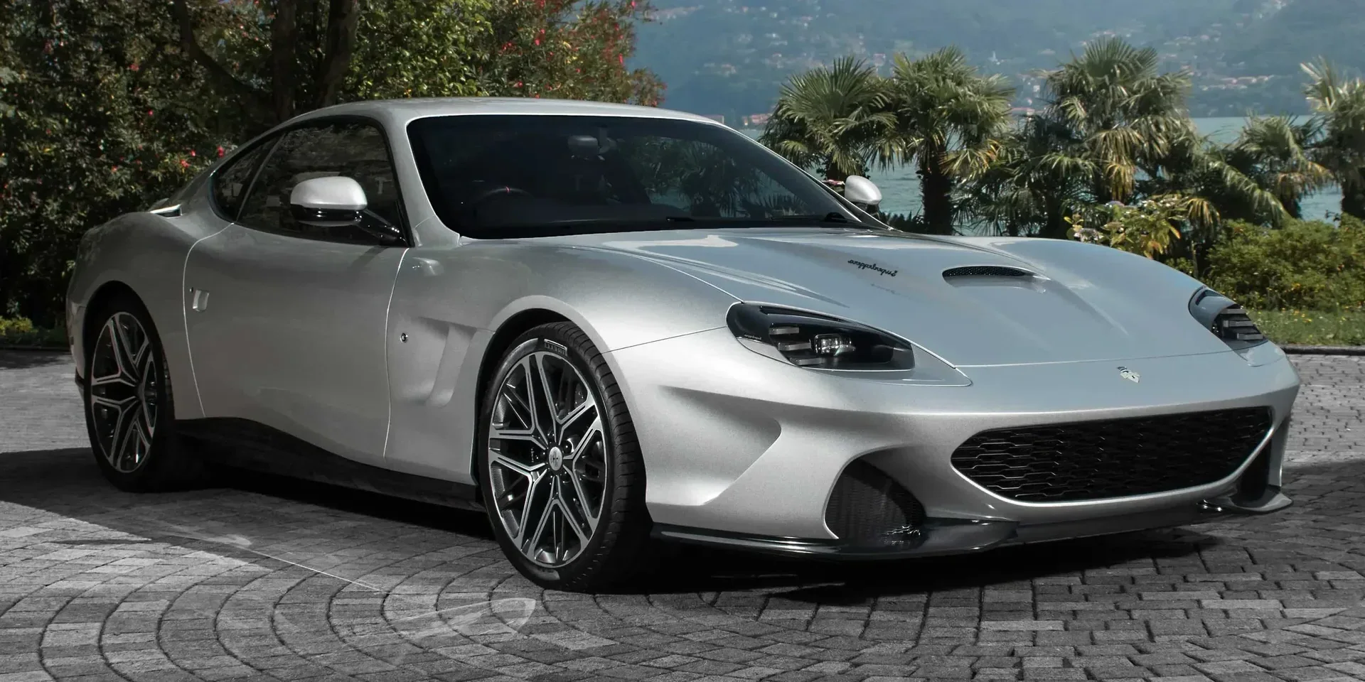 2025 Touring Superleggera Veloce12 photo 1