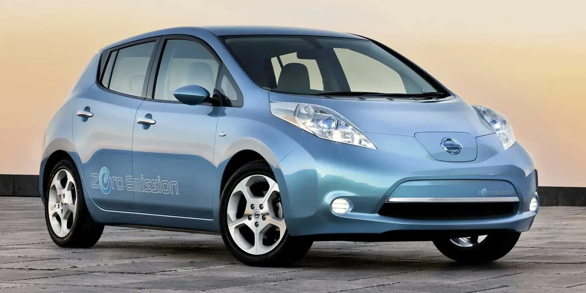 2010 Nissan Leaf photo 1