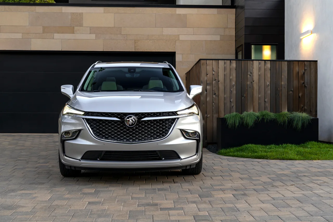 Exterior 4