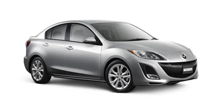 2009 Mazda 3 front three-quarter view