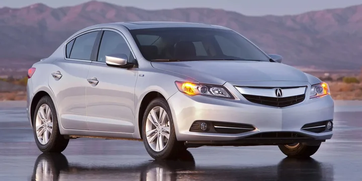 2013 Acura 2013-acura-ilx-hybrid-cvt main image
