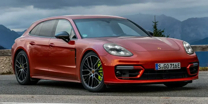 2021 Porsche 2021-porsche-panamera-4-e-hybrid-sport-turismo main image
