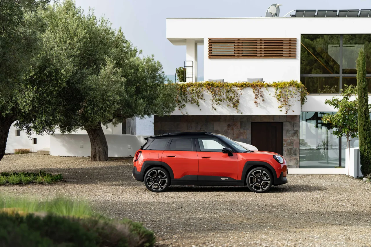 Exterior 4