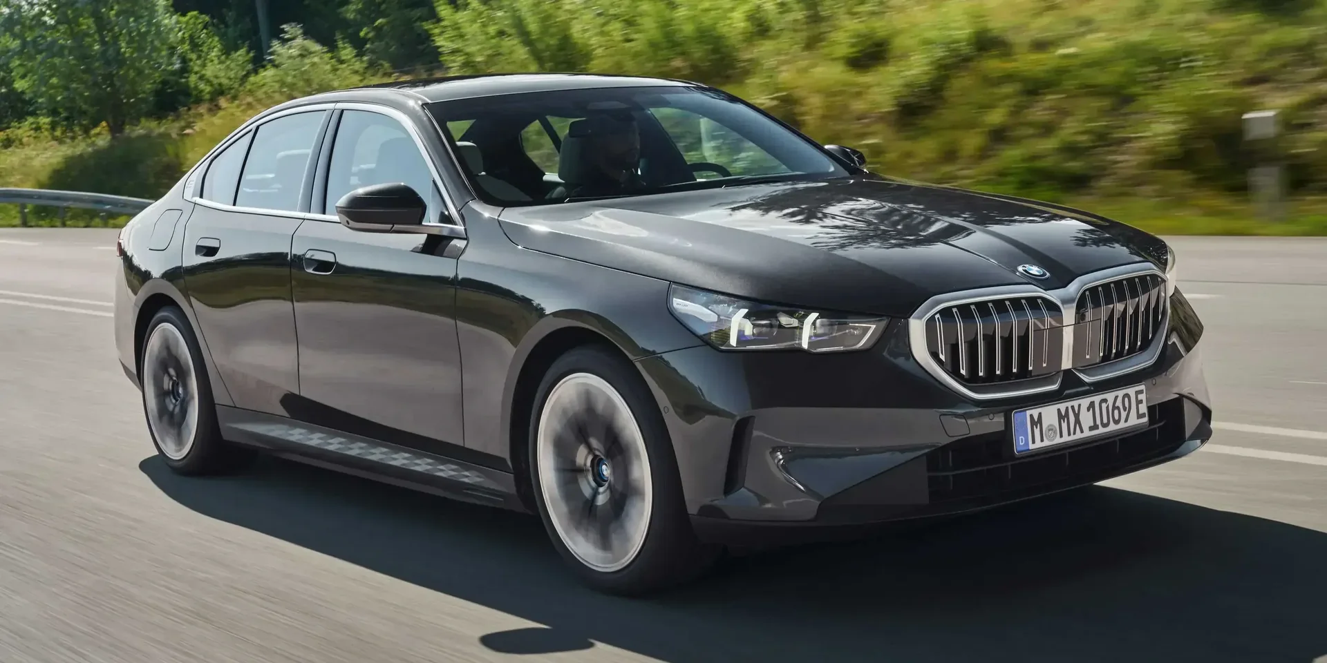 2024 BMW 5 Series photo 1