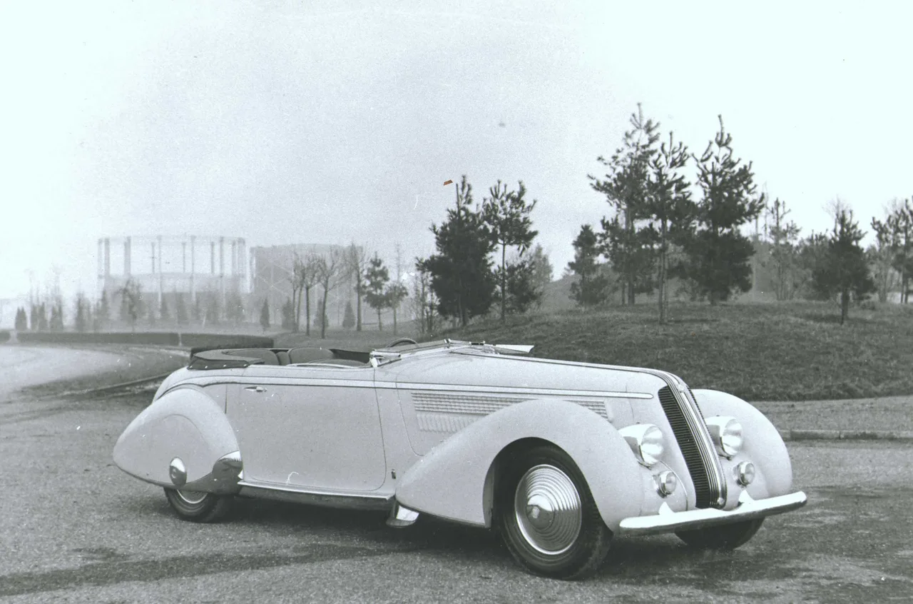 Exterior 3