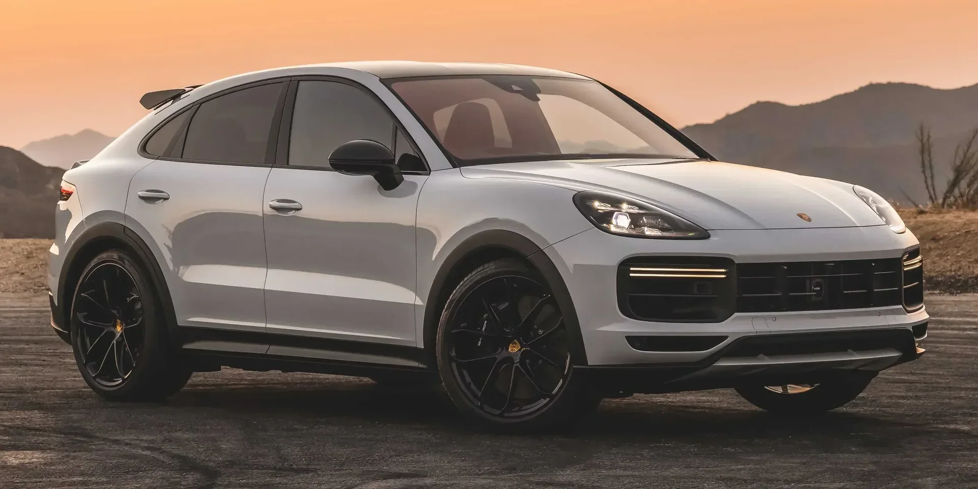 2024 Porsche Cayenne Turbo GT photo 1