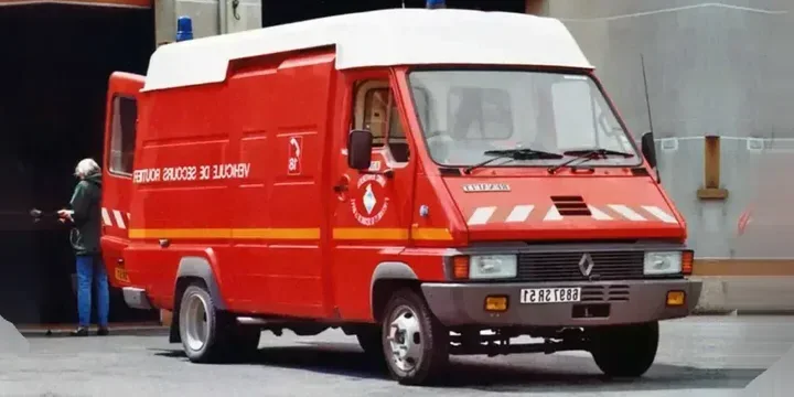 1982 Renault Trucks 1982-renault-trucks-b-b7035-van main image