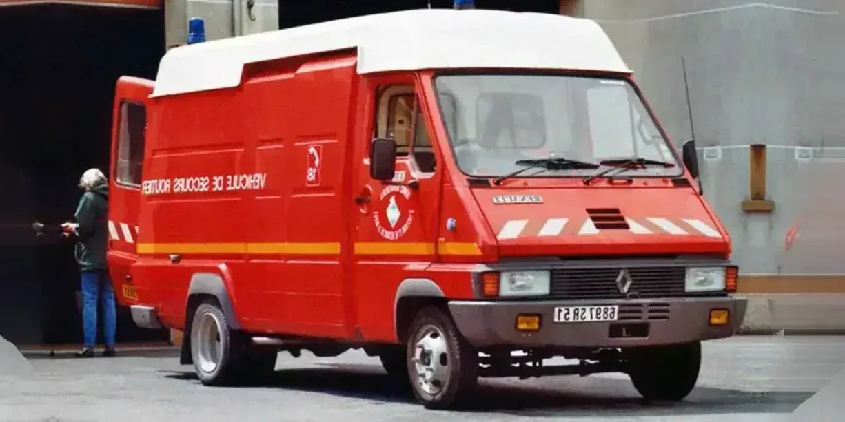1982 Renault Trucks B photo 1