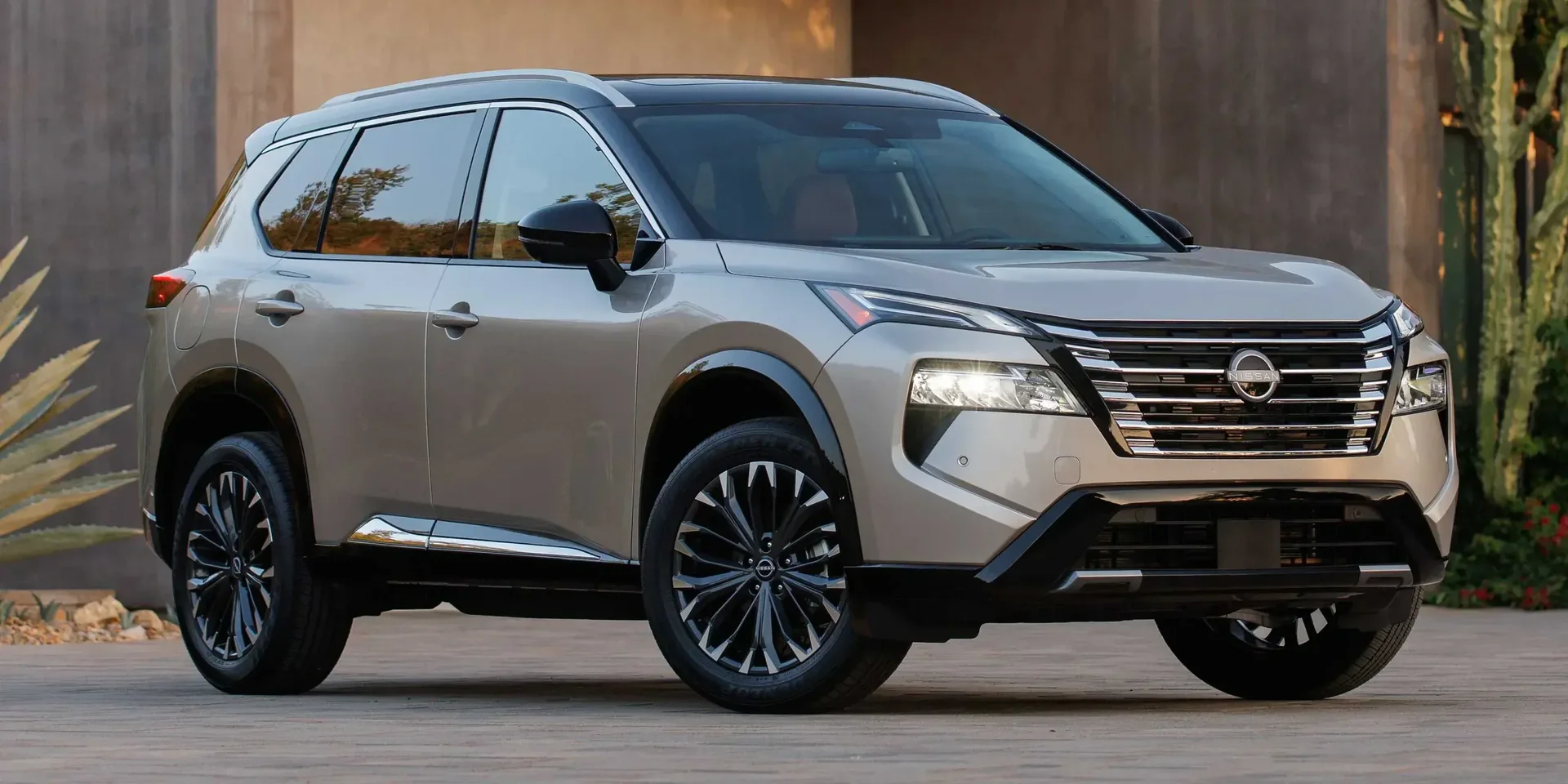 2024 Nissan Rogue photo 1