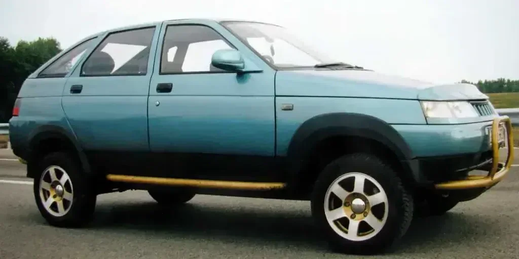2006 Lada Tarzan photo 1