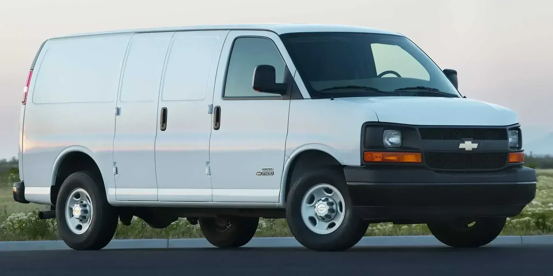 2018 Chevrolet Express G2500 photo 1
