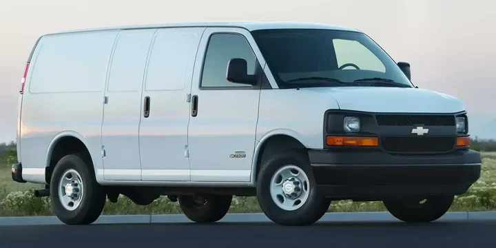 2017 Chevrolet 2017-chevrolet-express-g2500-cargo-van-hydra-matic-8-speed main image