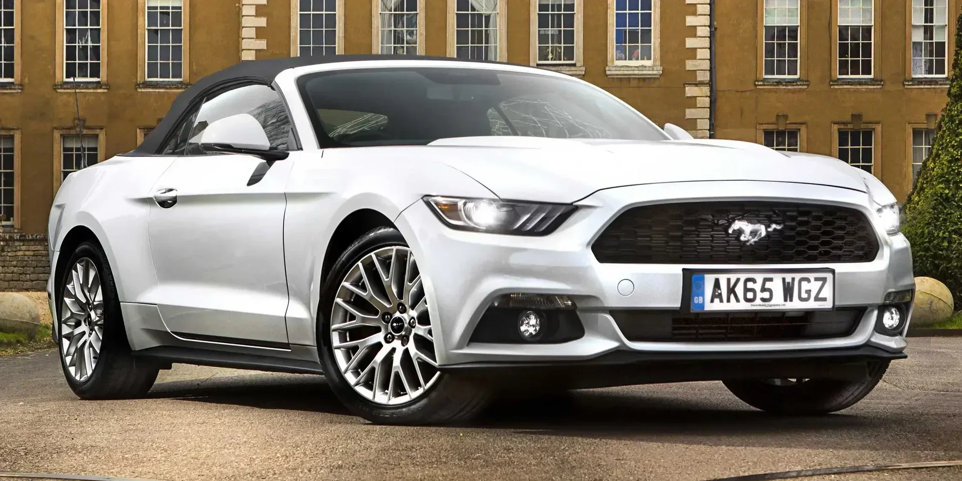 2015 Ford Mustang photo 1