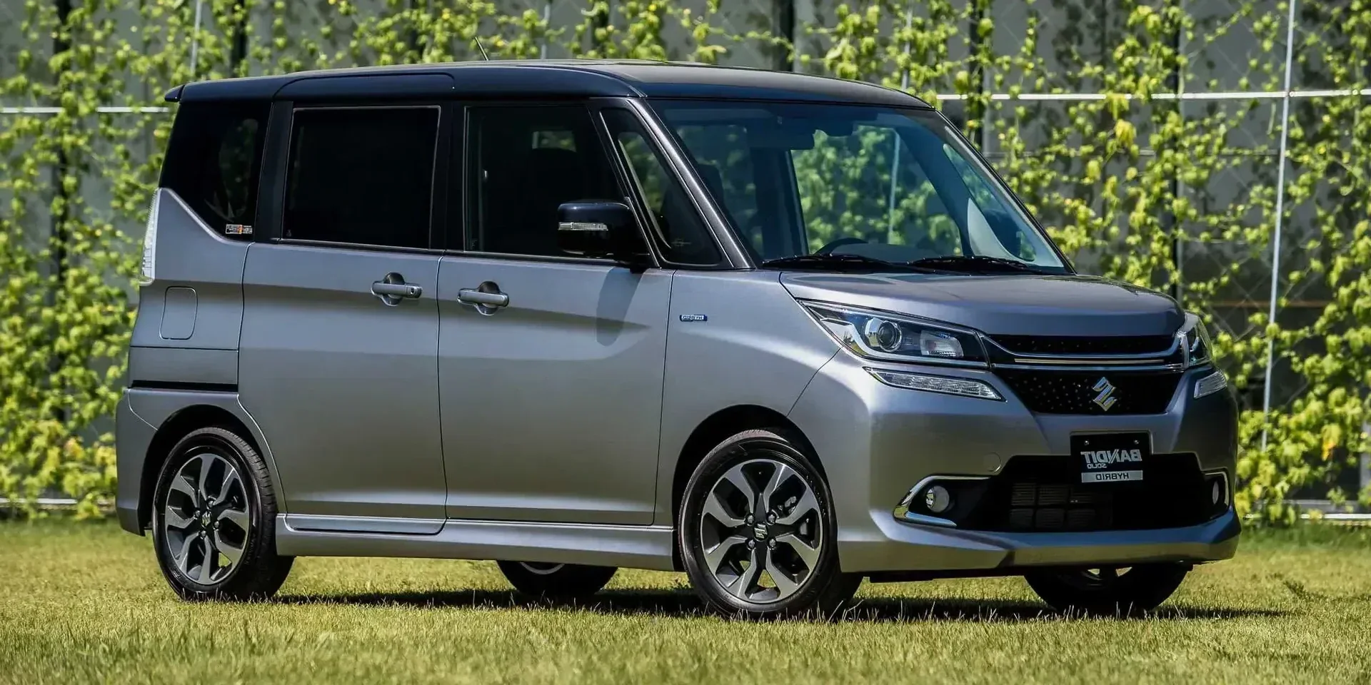 2015 Suzuki Solio Bandit Hybrid photo 1