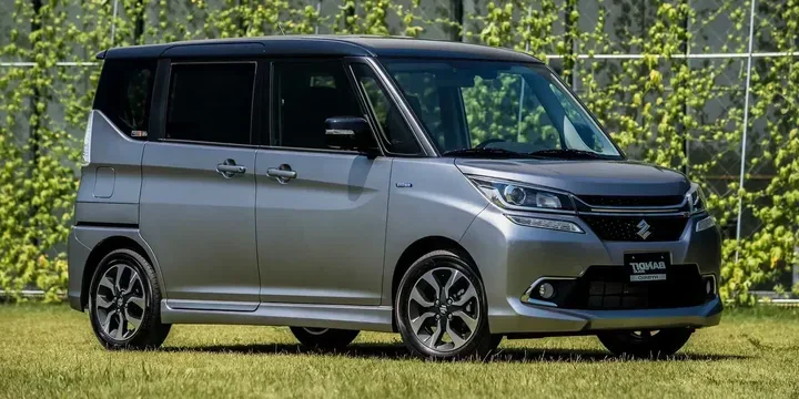 2015 Suzuki 2015-suzuki-solio-hybrid main image