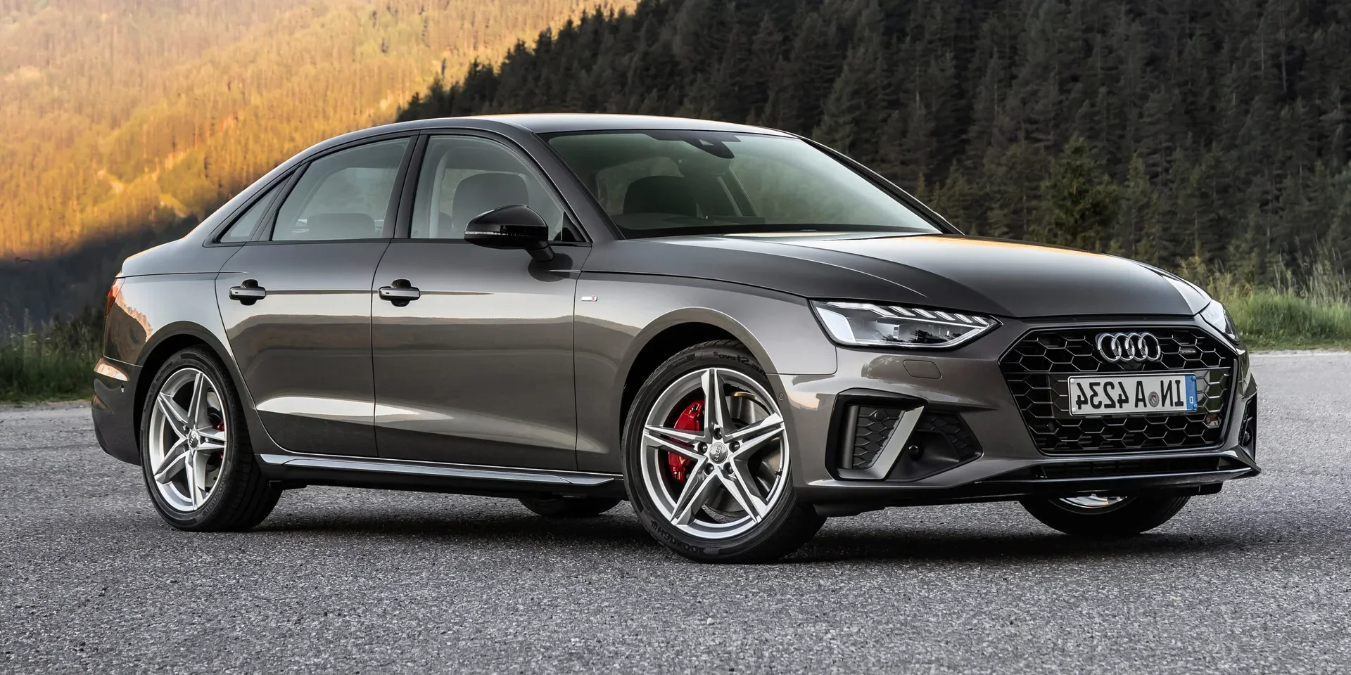 2023 Audi A4 photo 1