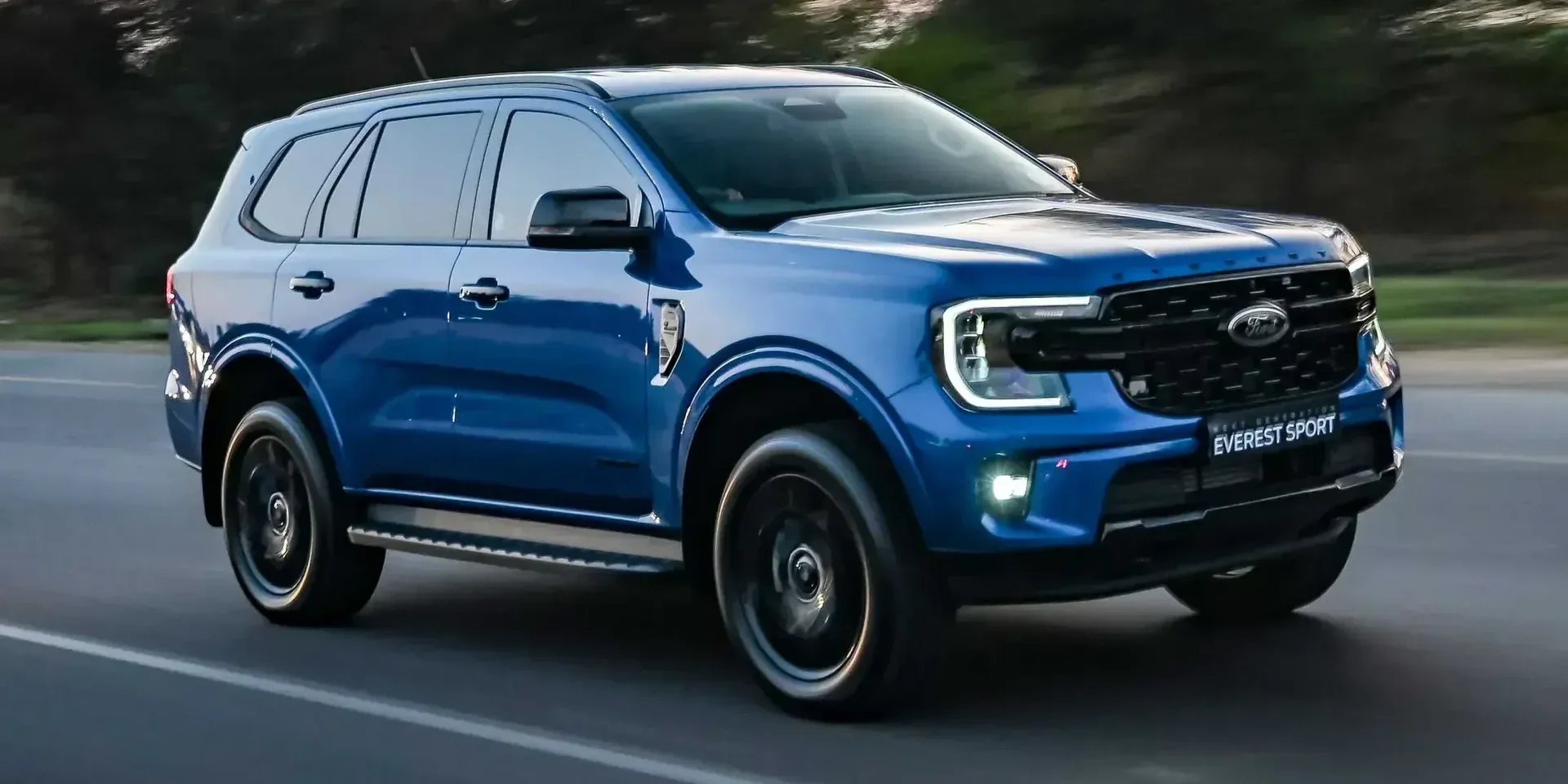 2022 Ford Everest photo 1