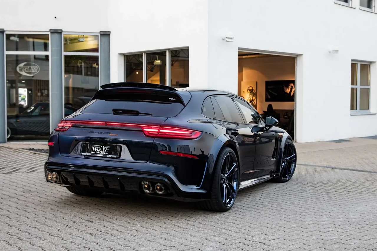 Exterior 3