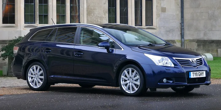 Toyota Avensis exterior