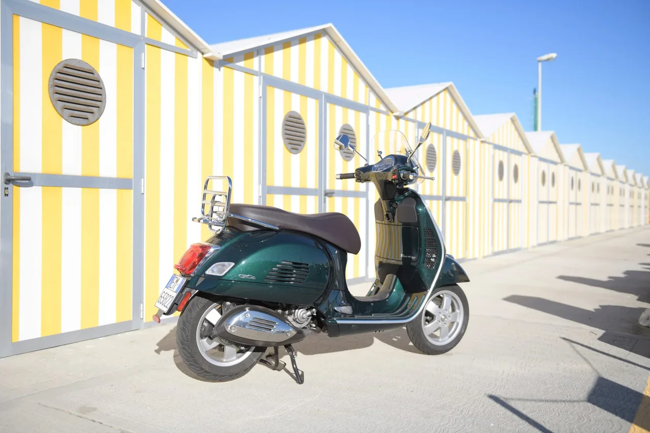 Exterior 3