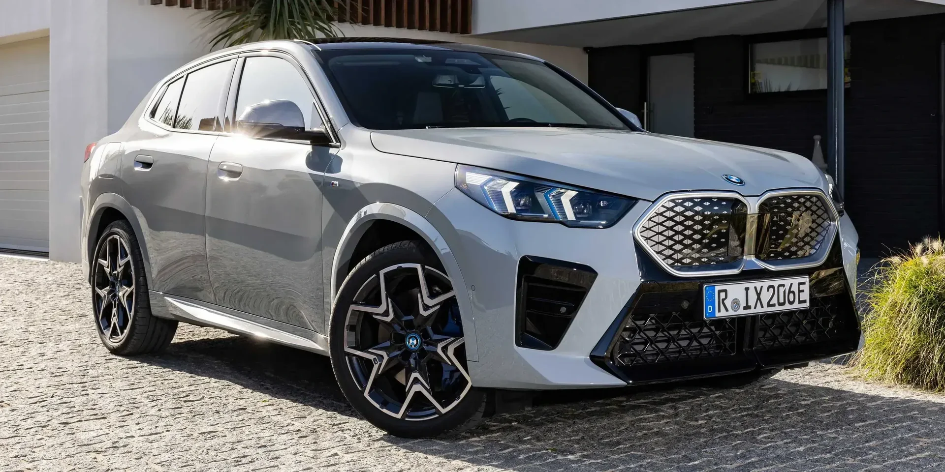 2024 BMW X2 iX2 xDrive30 photo 1