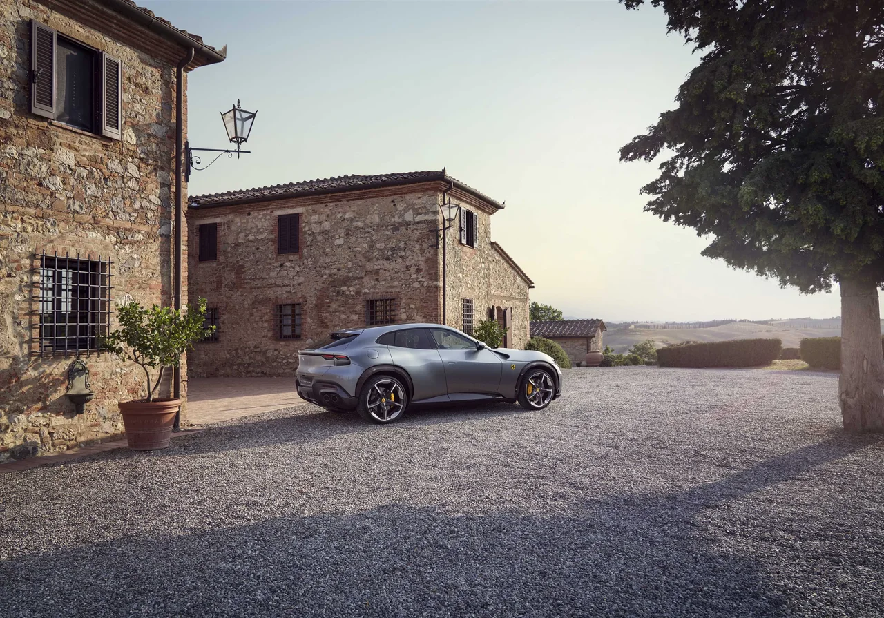 Exterior 4