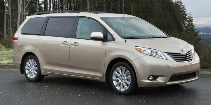 2018 Toyota 2018-toyota-sienna-generation-xl30-2nd-facelift main image