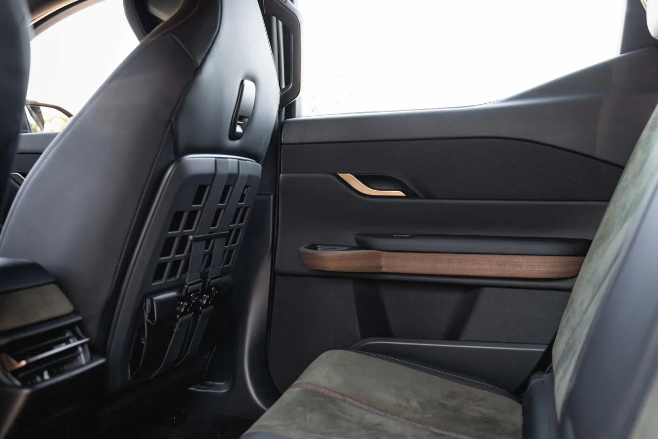 Interior 2