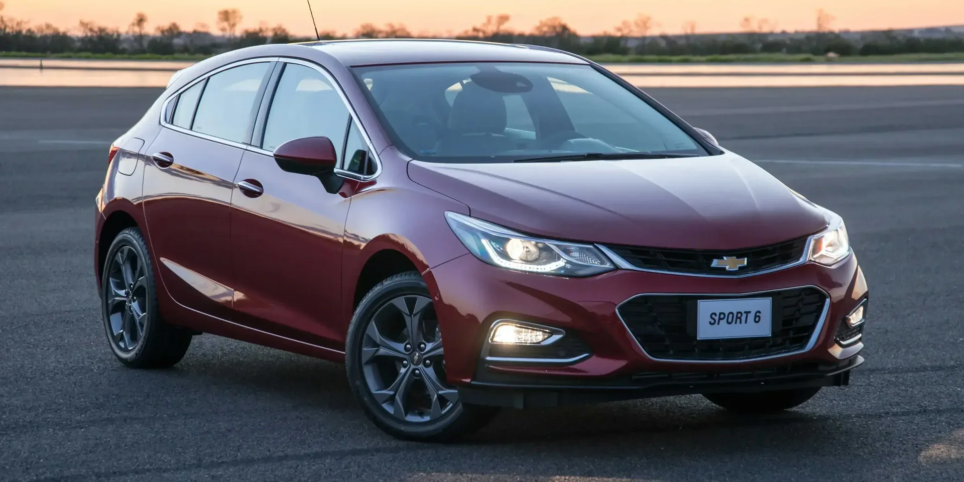 2019 Chevrolet Cruze photo 1