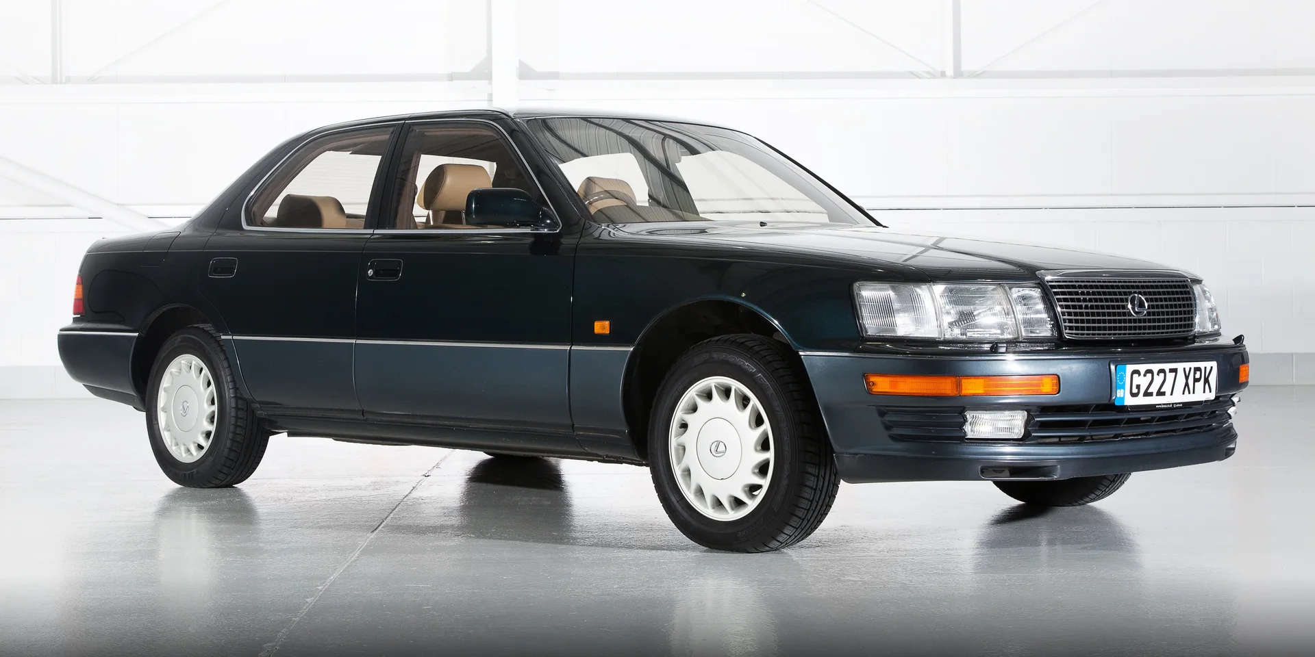 1992 Lexus LS photo 1