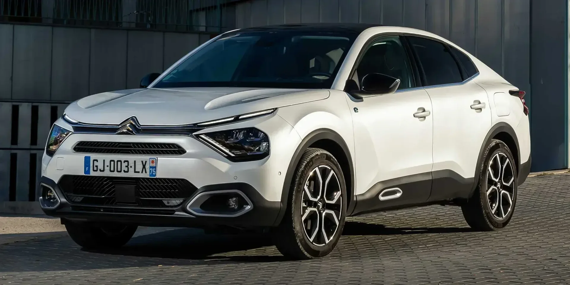 2023 Citroën C4 ë-C4 X photo 1