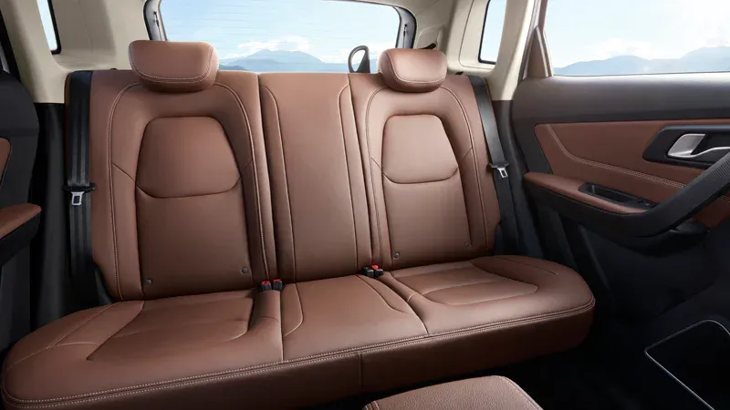 Interior 4