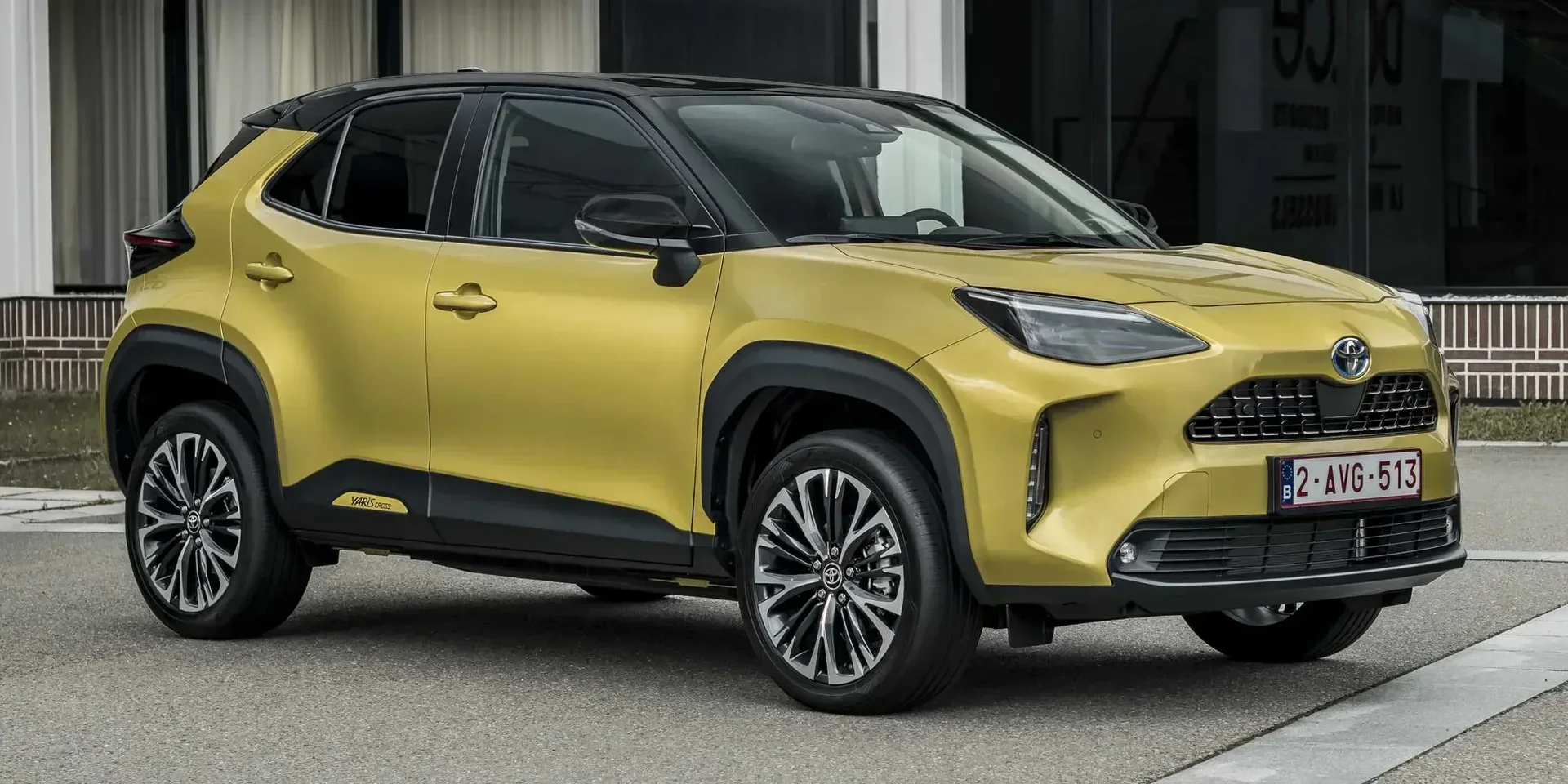 2024 Toyota Yaris Cross Hybrid photo 1