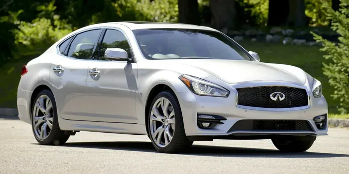 2015 Infiniti 2015-infiniti-q70-sedan-infiniti-q70-37-v6-automatic-7-speed-324ps main image